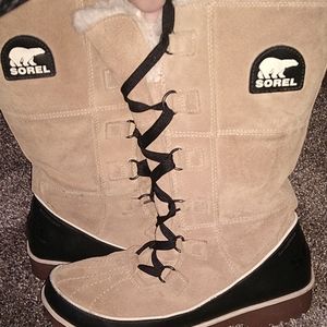 Sorel women's tan and black snow boots fauxfur
